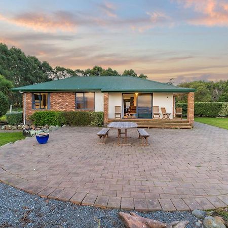 Villa Ocean & Mountain Views - Kaikoura Esterno foto