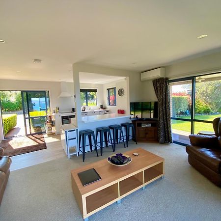 Villa Ocean & Mountain Views - Kaikoura Esterno foto