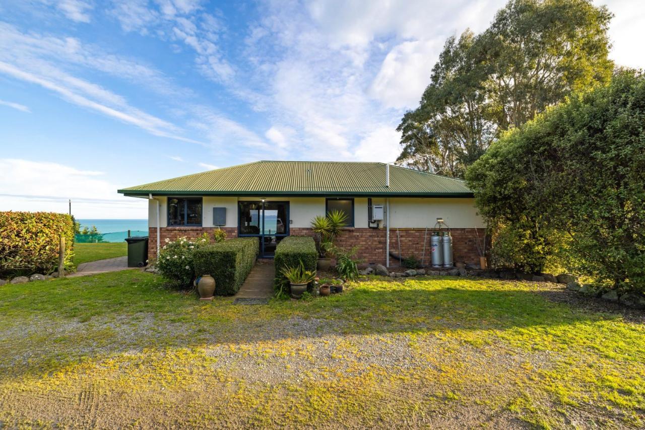 Villa Ocean & Mountain Views - Kaikoura Esterno foto
