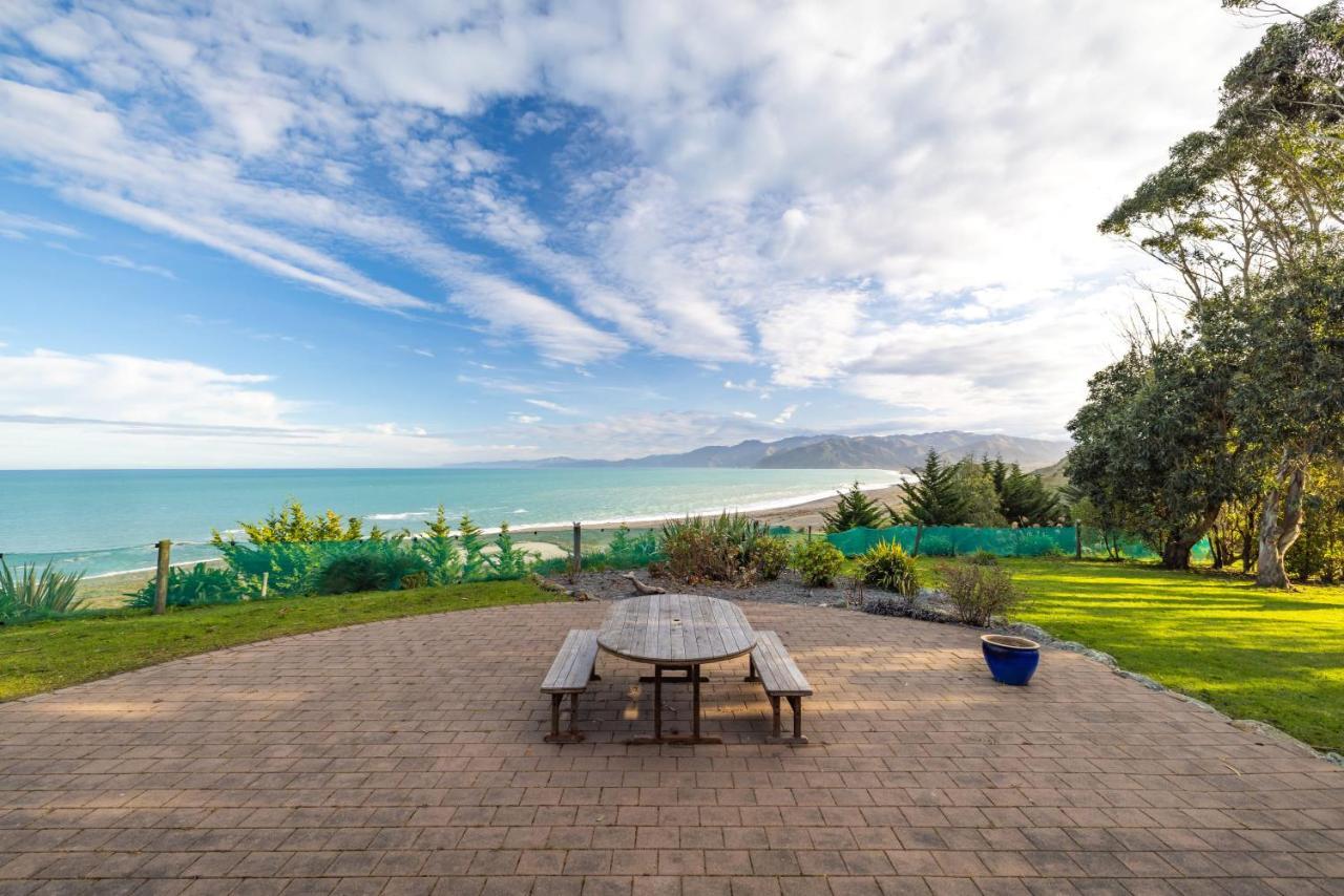 Villa Ocean & Mountain Views - Kaikoura Esterno foto