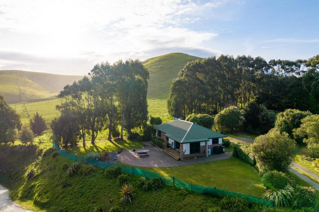 Villa Ocean & Mountain Views - Kaikoura Esterno foto