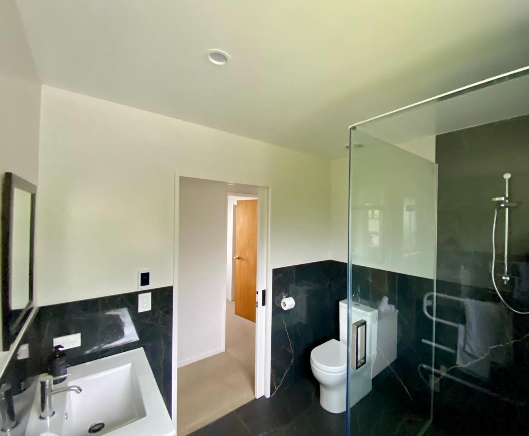 Villa Ocean & Mountain Views - Kaikoura Esterno foto