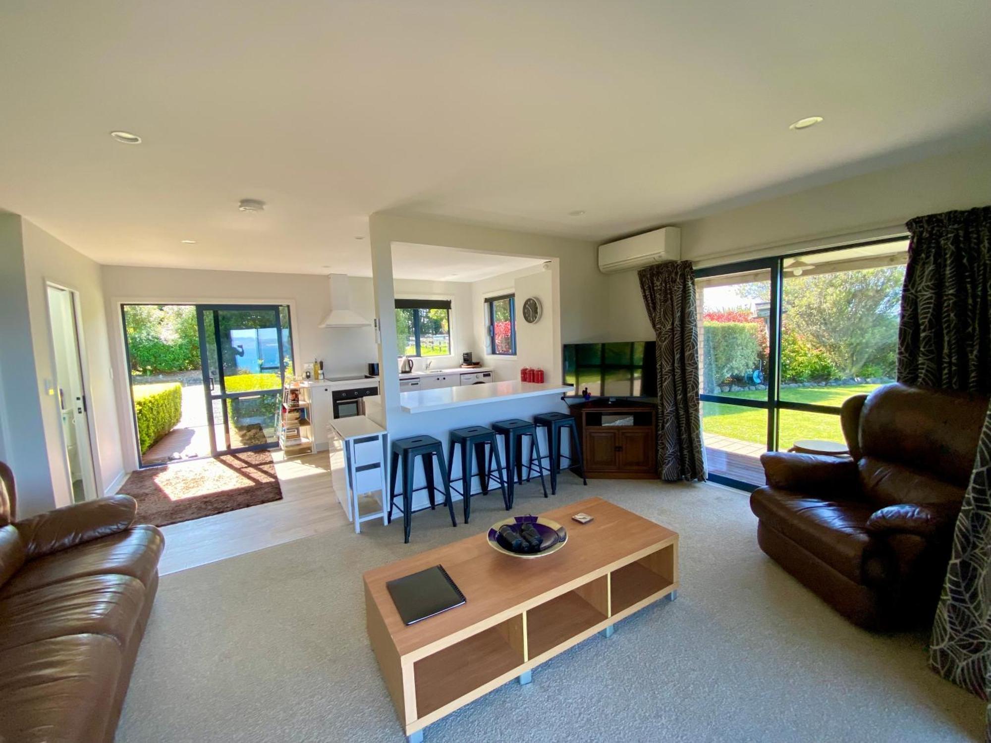Villa Ocean & Mountain Views - Kaikoura Esterno foto